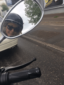 Der Helm kombiniert mit Sonnenbrille hat schon was