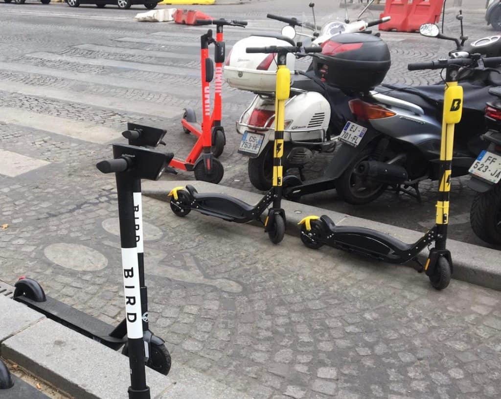 Viel Geld für E-Scooter und E-Roller Sharing Anbieter TIER, Bird und Revel